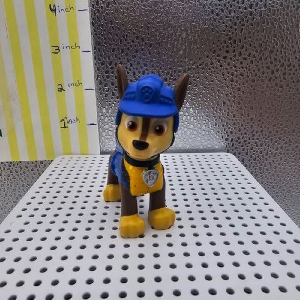 Spin Master Paw Patrol Chase Brown Police Dog Blue Hat Suit Plastic Figure